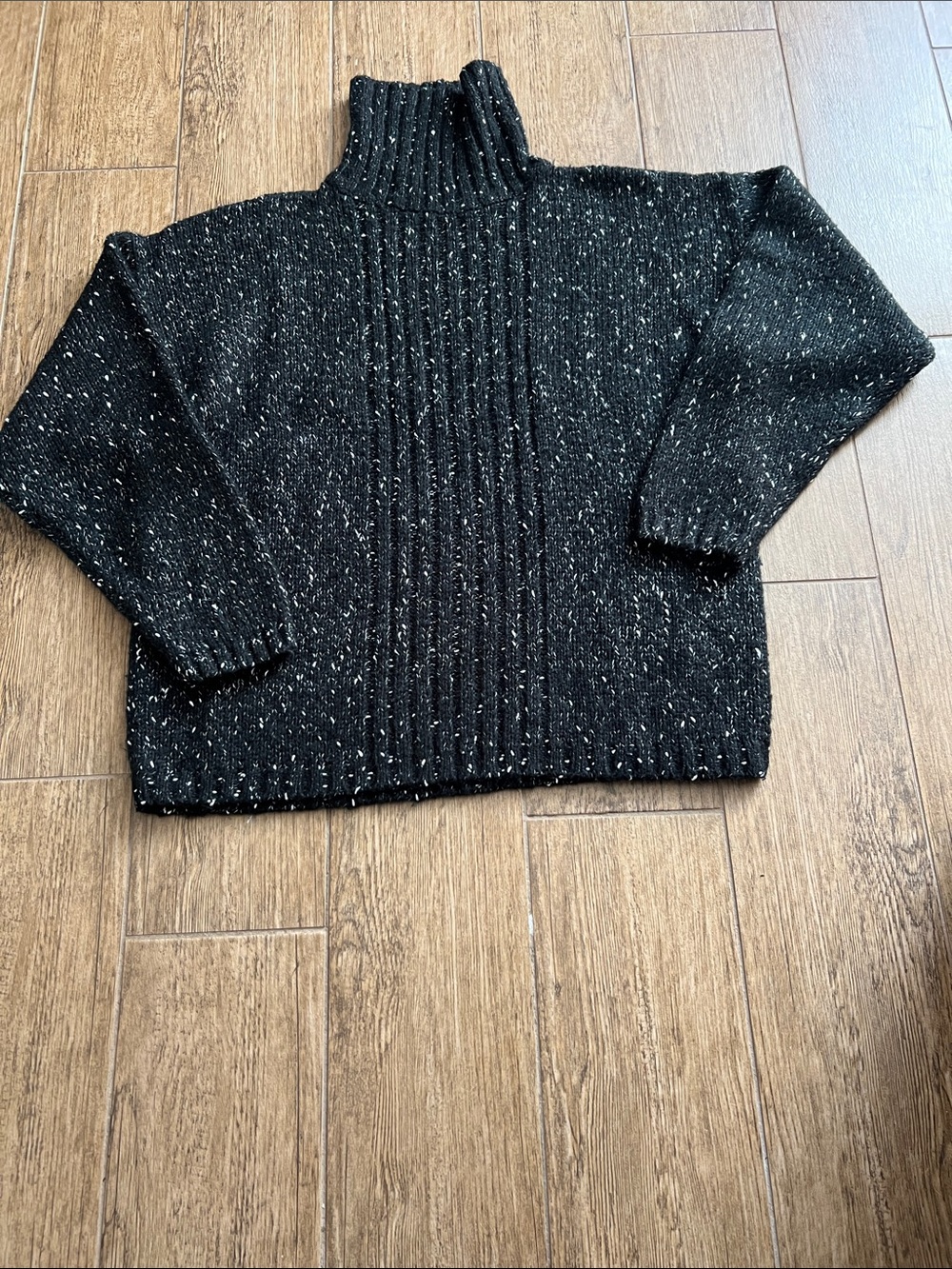 Vintage Richwil’s Back to Back Cozy Black Speckled Turtleneck Sweater